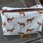 Gold Quest - Toilet Bag (White)